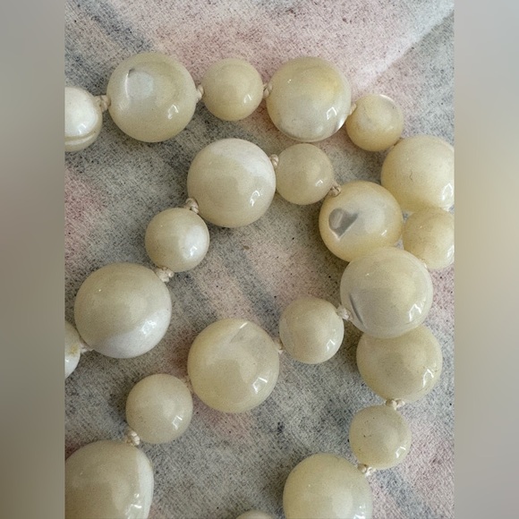 Genuine Mother of pearl beaded necklace 30” - Picture 2 of 5